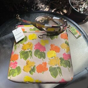 AUTHENTIC Coach Floral Print Kitt Crossbody